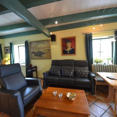 Kapitaenshaus-in-gross-zicker-halbinsel-moenchgut