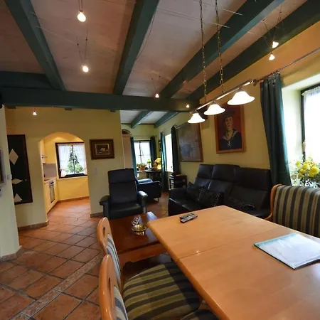 Kapitaenshaus-in-gross-zicker-halbinsel-moenchgut * Groß Zicker